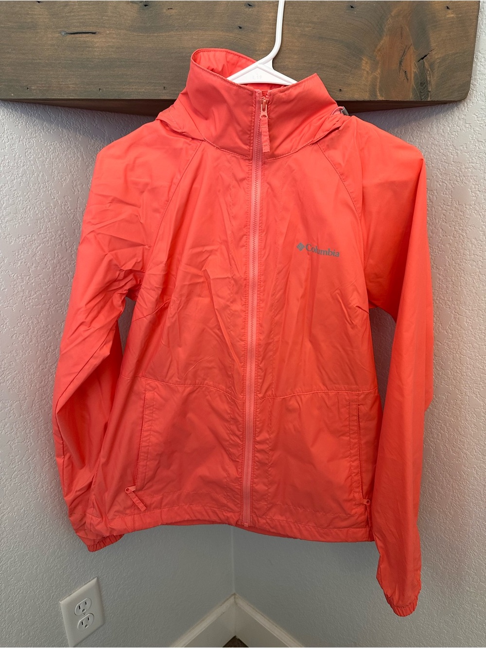 Columbia Coral Pink Lightweight Windbreaker Jacket